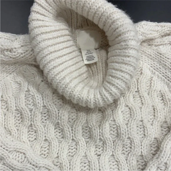 H&M White Cable Knit Turtleneck Sweater - Picture 3 of 9